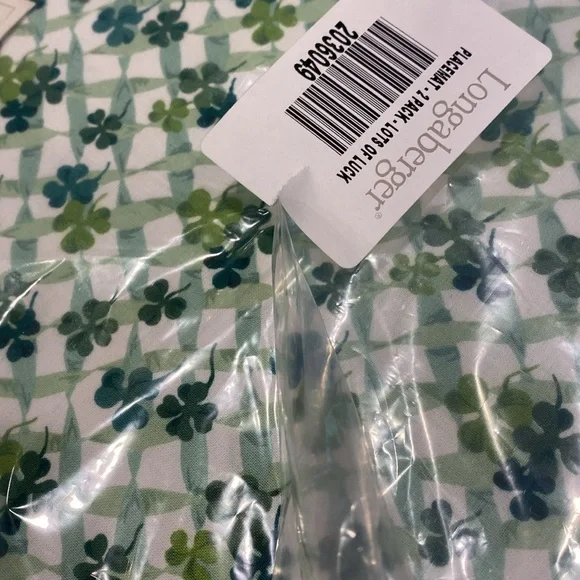 NIP 4 Fabric Placemats Shamrock Lots of Luck (2 Packages of 2 in Each Package) - Picture 11 of 12